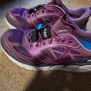 Hoka One Conquest Womans Running Shoes In Mulberry  7